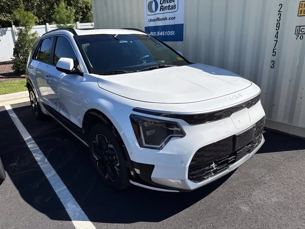 2023 Kia Niro EV Wave — photo 1 of 10