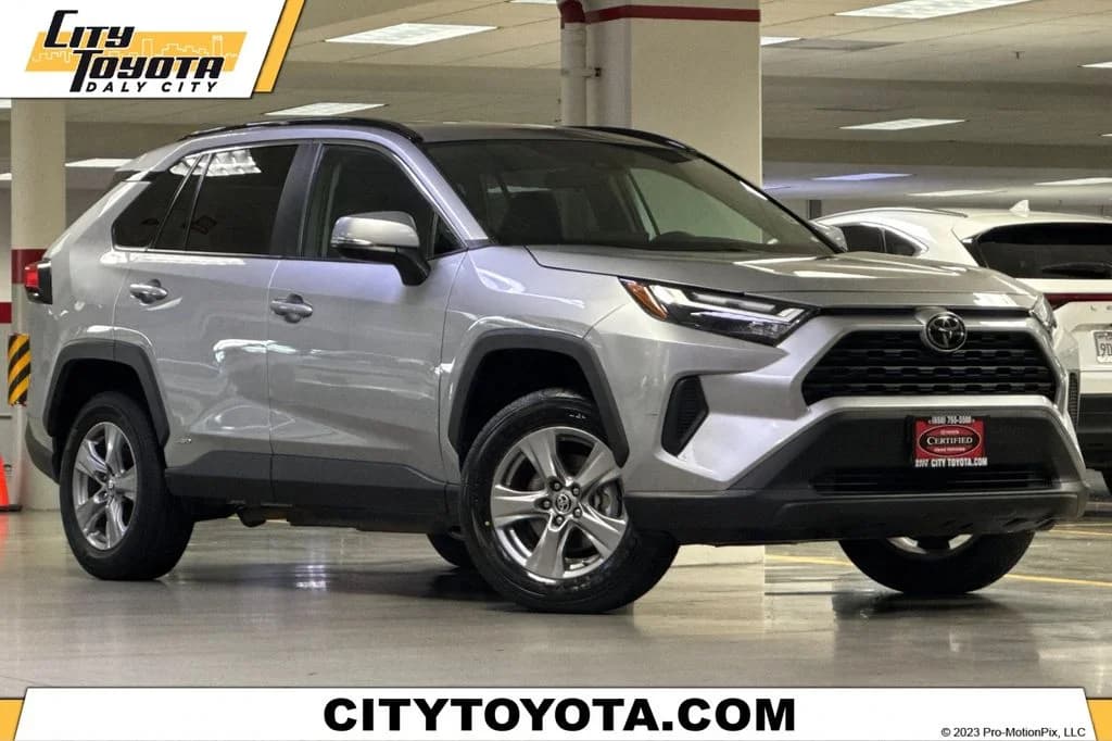 2025 Toyota RAV4 Hybrid LE — photo 1 of 27