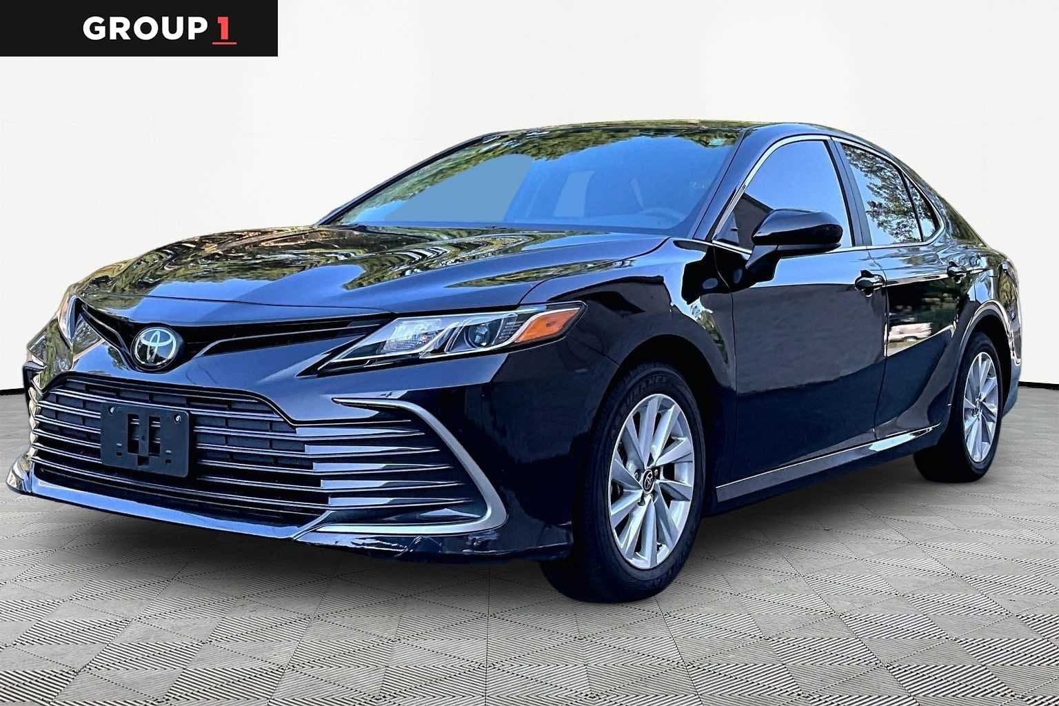 2024 Toyota Camry LE — photo 1 of 33