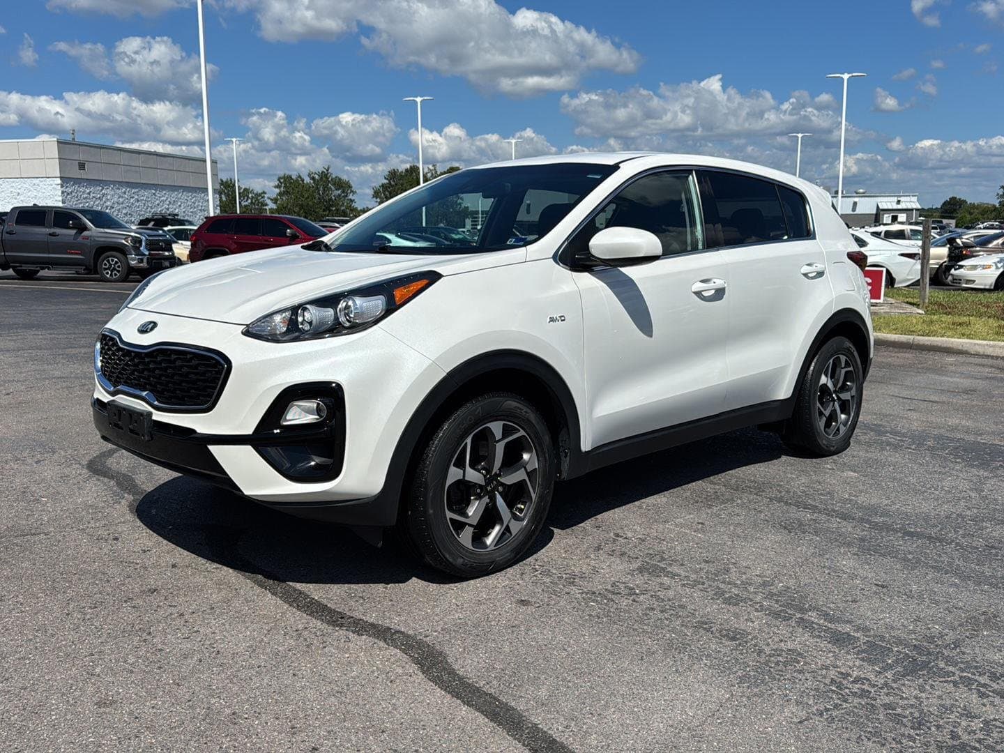 2022 Kia Sportage LX — photo 1 of 34