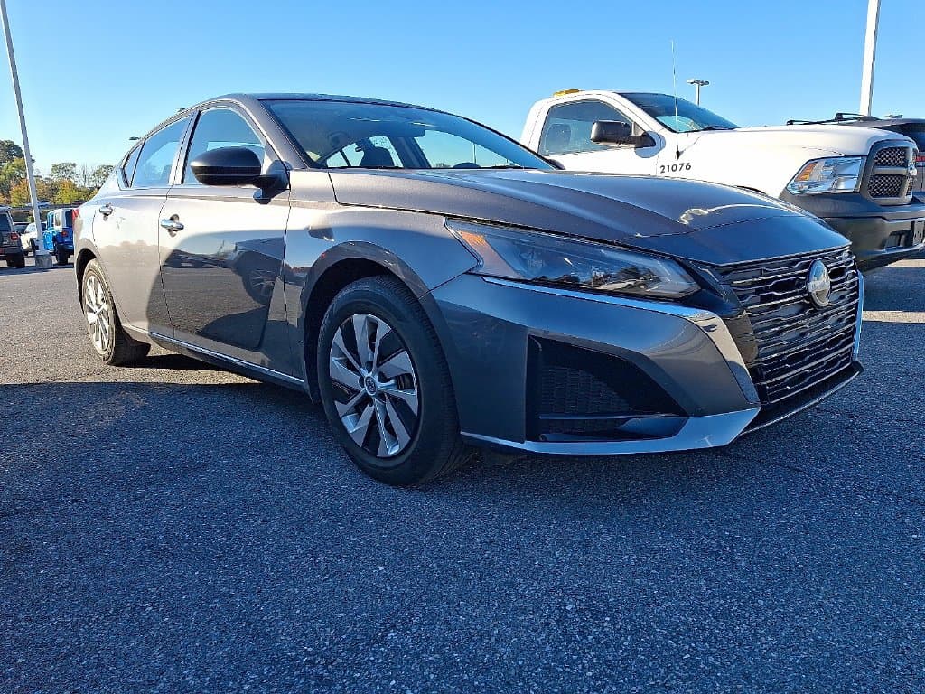 2024 Nissan Altima 2.5 S — photo 1 of 20