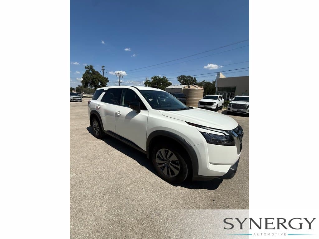 2025 Nissan Pathfinder S — photo 1 of 3