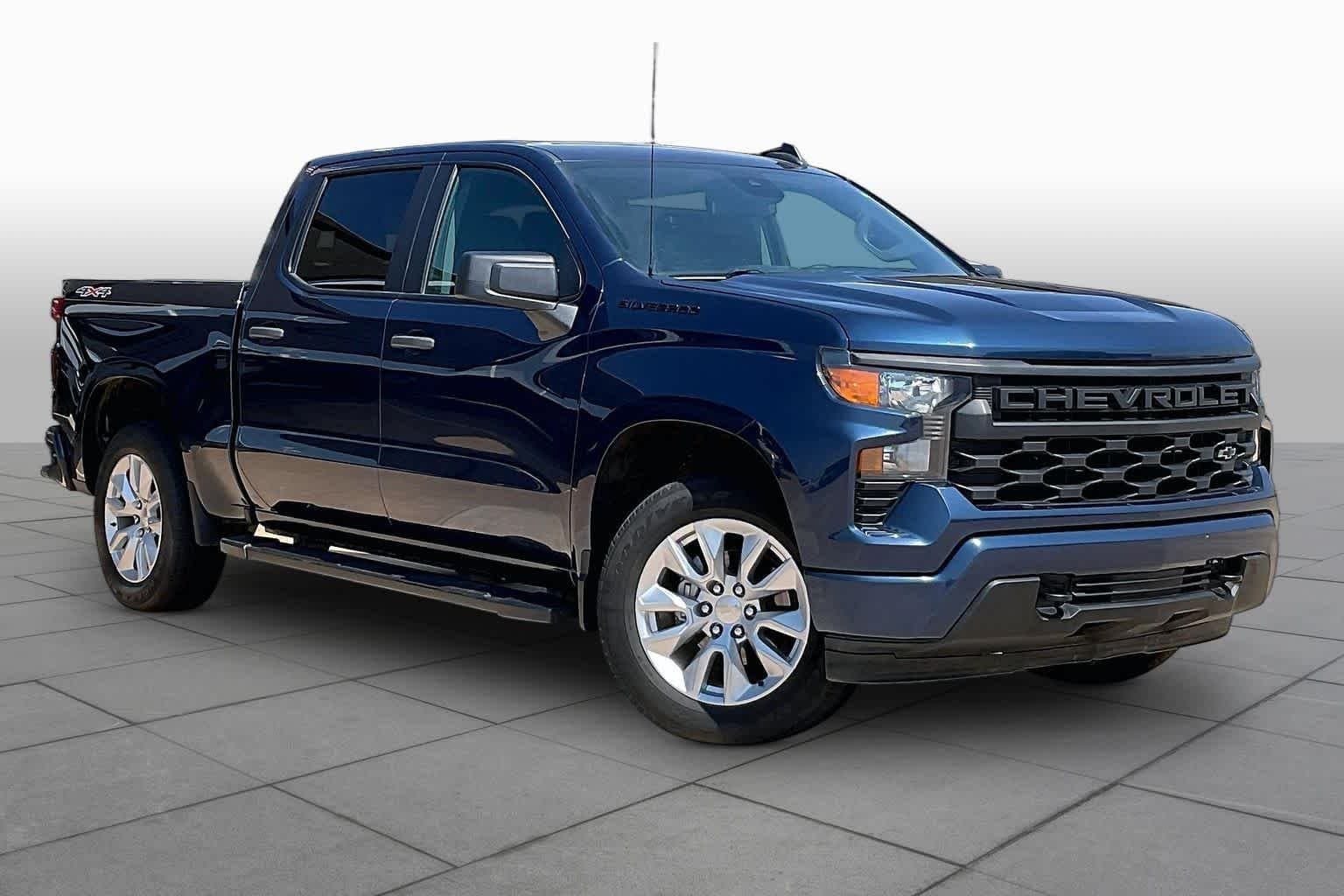 2022 Chevrolet Silverado 1500 Custom — photo 1 of 32