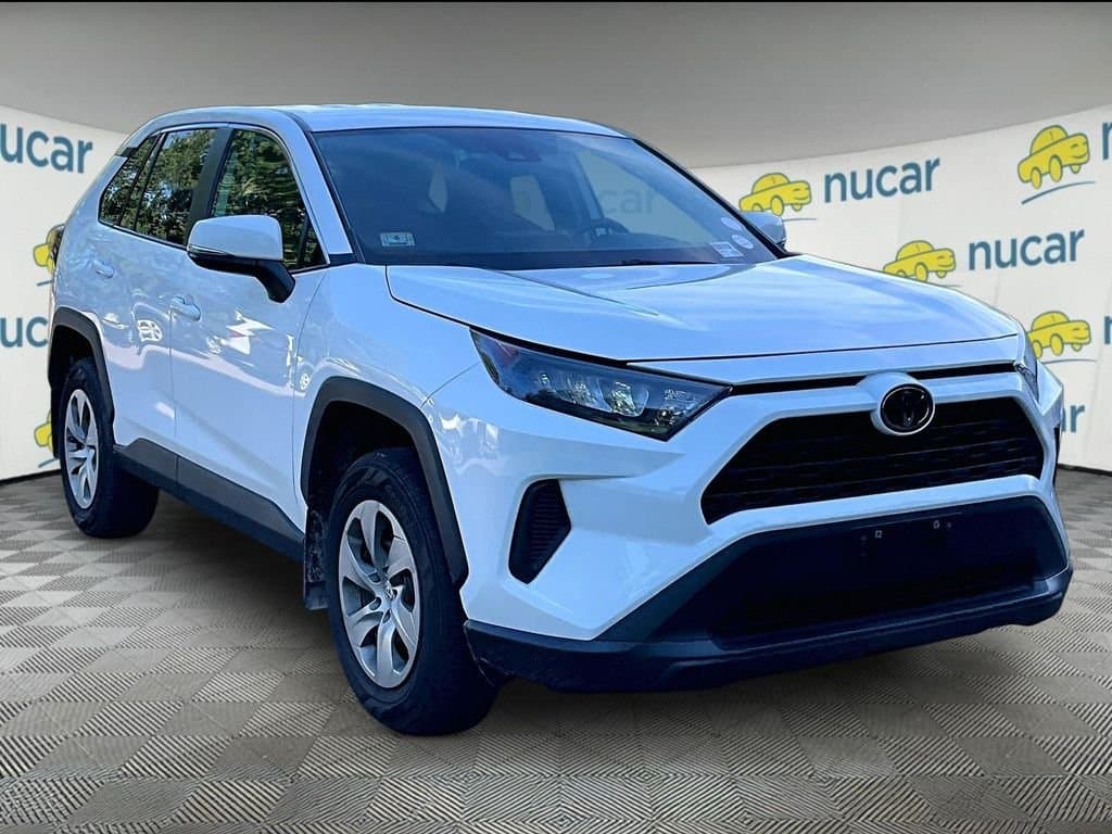 2022 Toyota RAV4 LE — photo 1 of 10