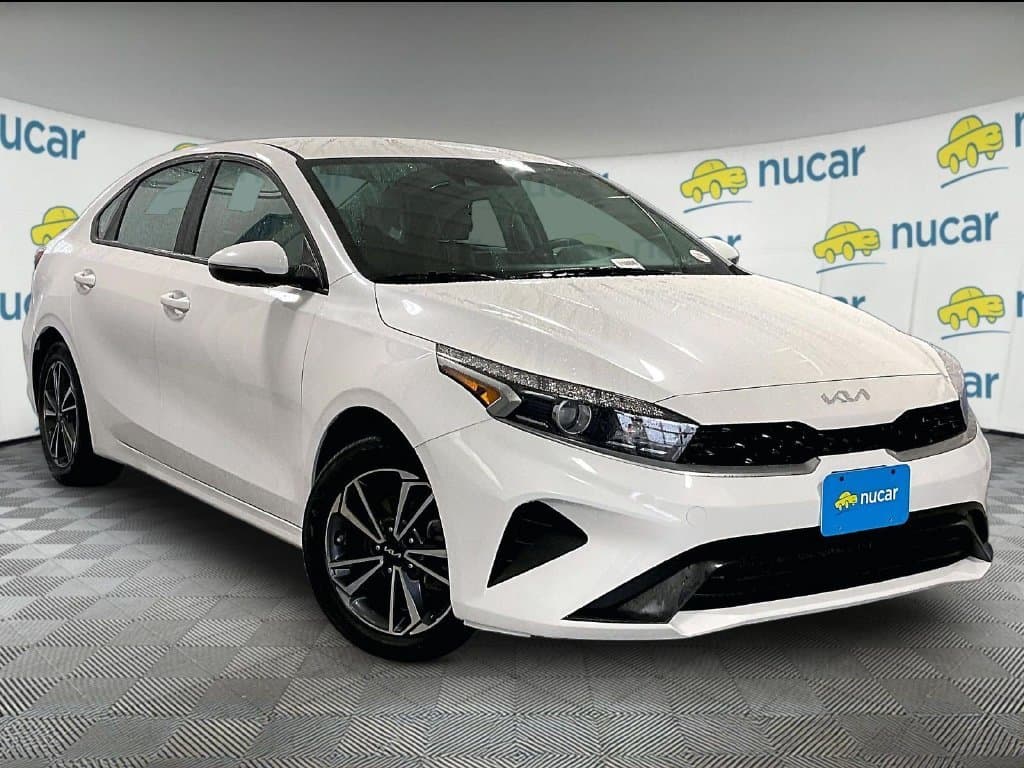 2024 Kia Forte LXS — photo 1 of 34