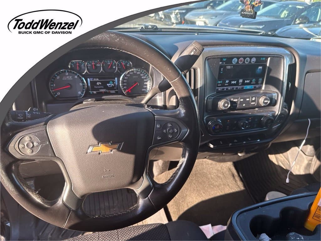2018 Chevrolet Silverado 1500 LT — photo 1 of 5