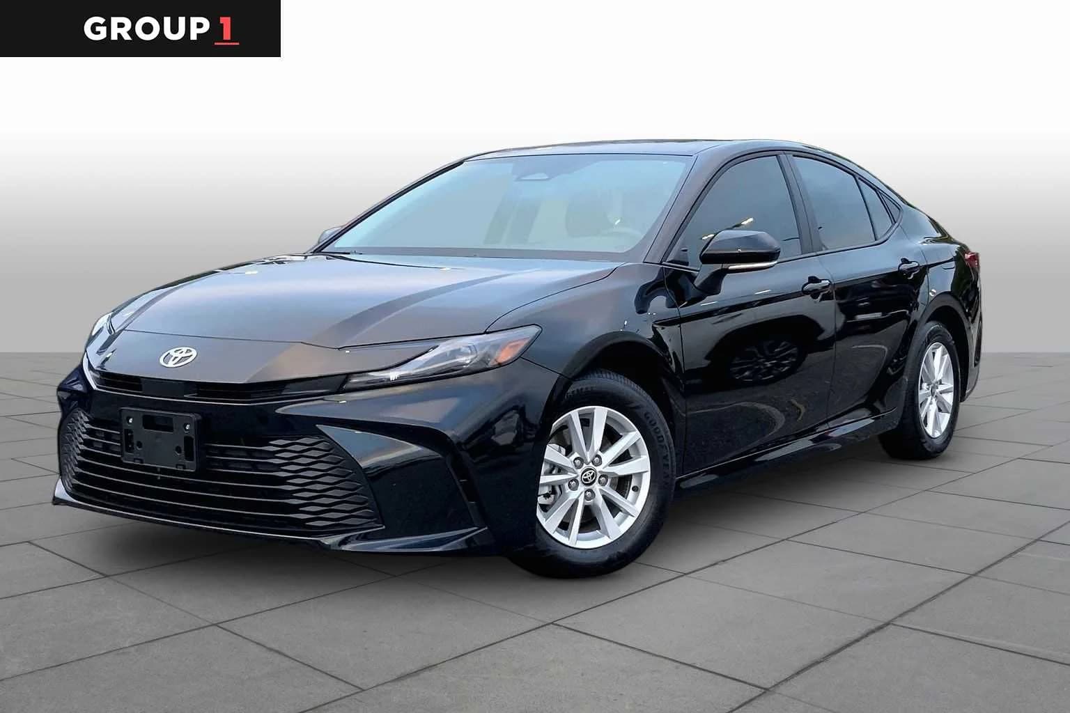 2026 Toyota Camry LE — photo 1 of 29