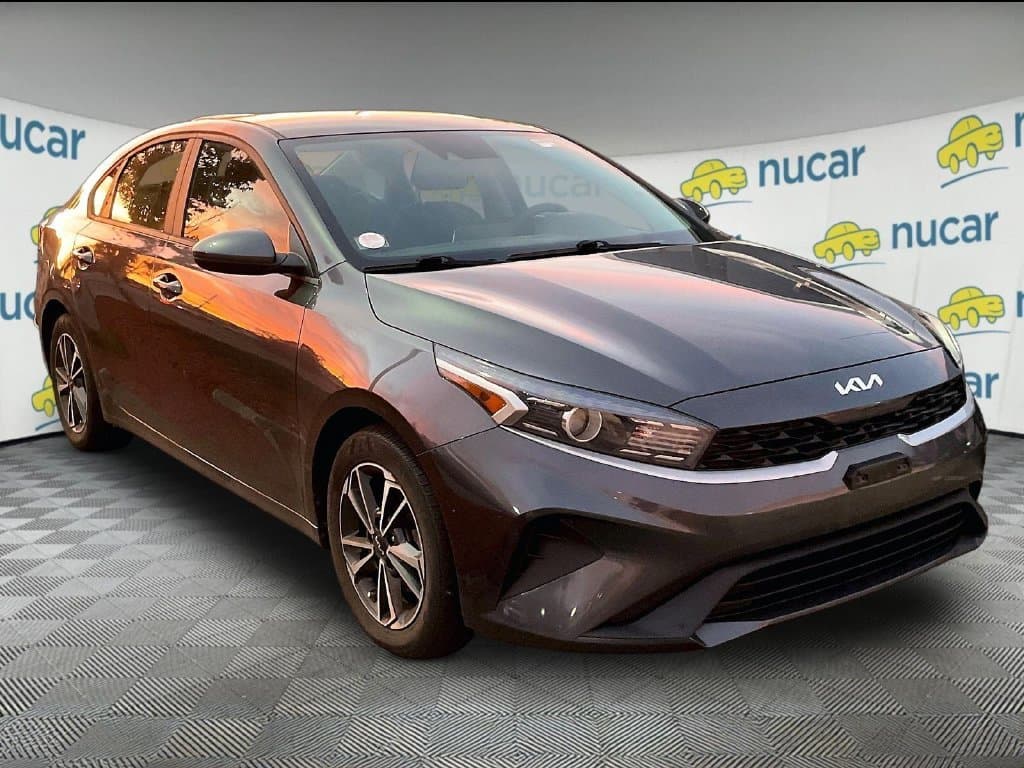 2022 Kia Forte LXS — photo 1 of 6