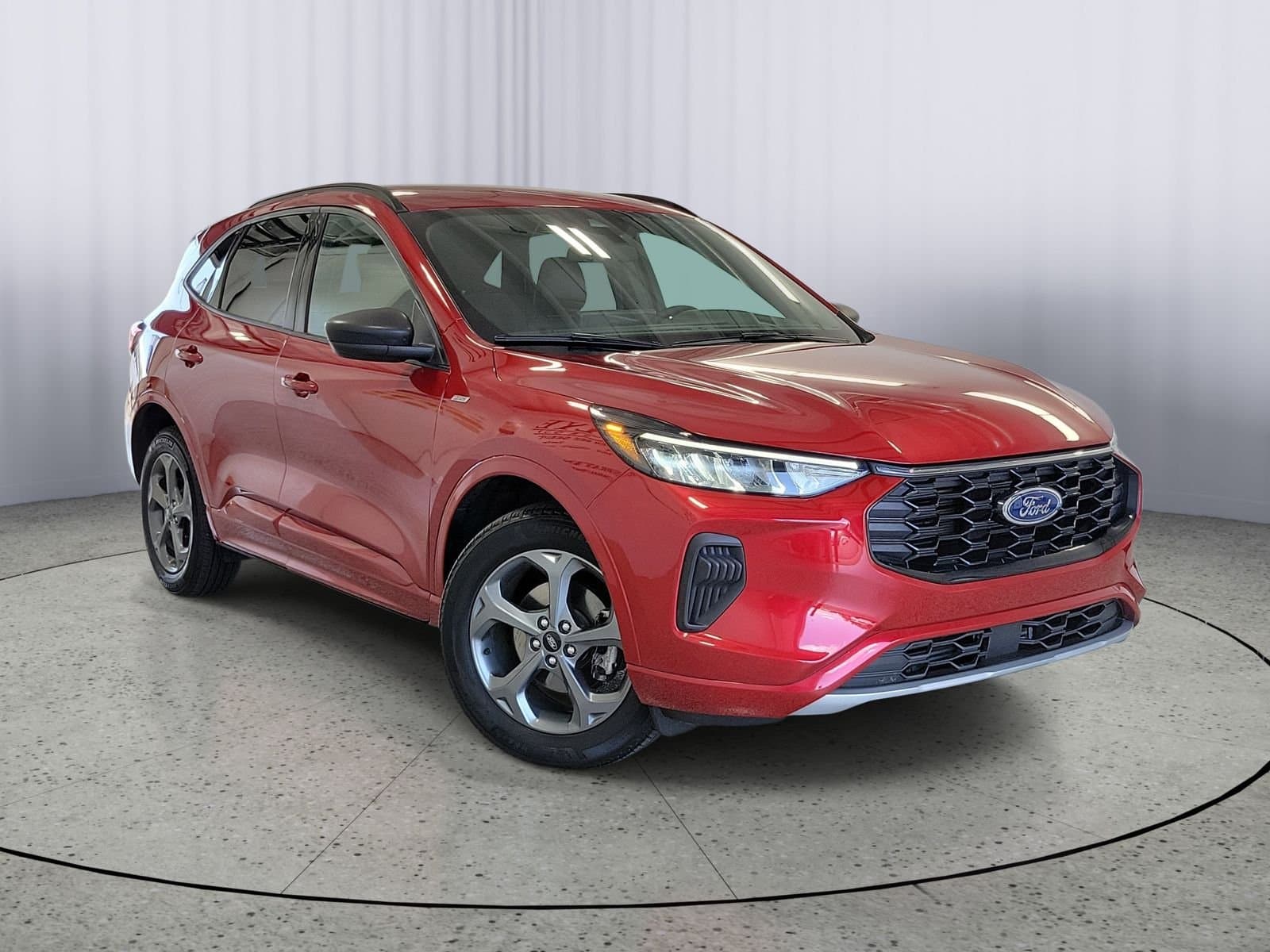 2023 Ford Escape ST-Line — photo 1 of 33