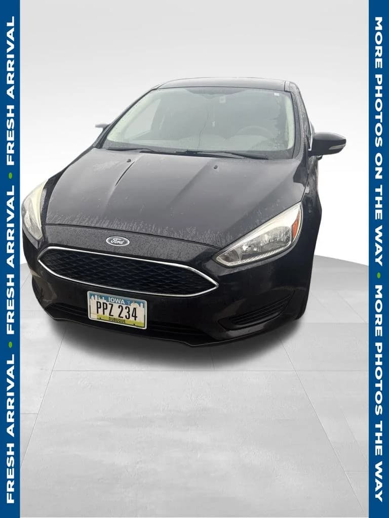 2016 Ford Focus SE — photo 1 of 9