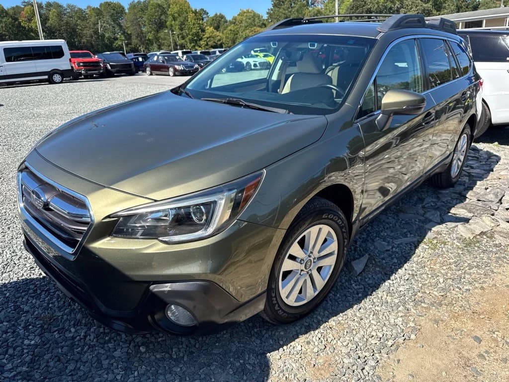 2019 Subaru Outback Premium — photo 1 of 4