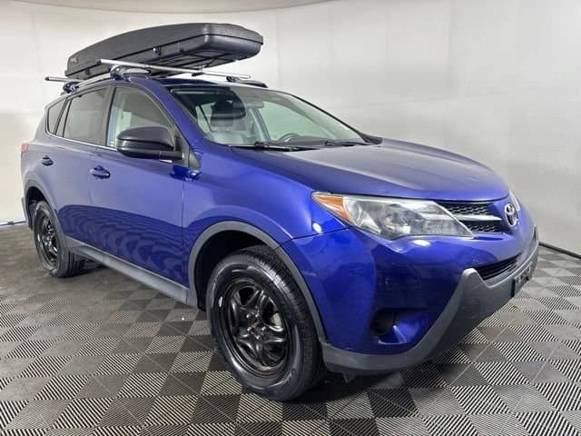 2015 Toyota RAV4 LE — photo 1 of 20