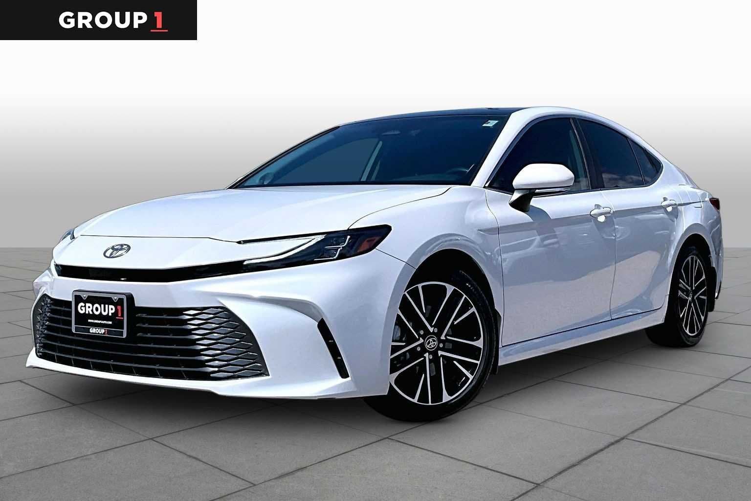 2025 Toyota Camry XLE — photo 1 of 37