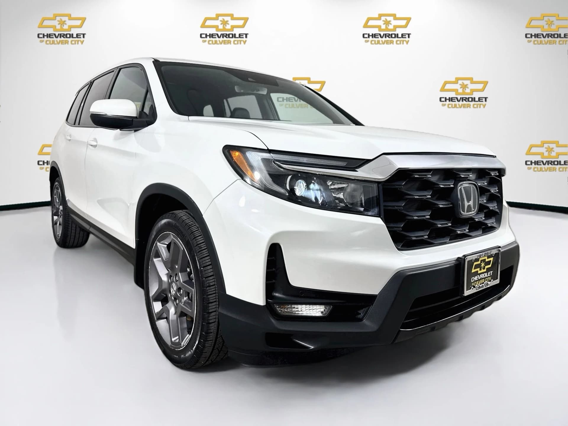 2022 Honda Passport EX-L — photo 1 of 33