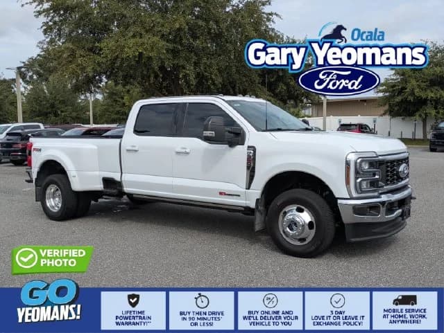 2026 Ford Super Duty F-350 DRW LARIAT — photo 1 of 12