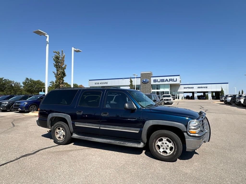 2004 Chevrolet Suburban 1500 LS — photo 1 of 7