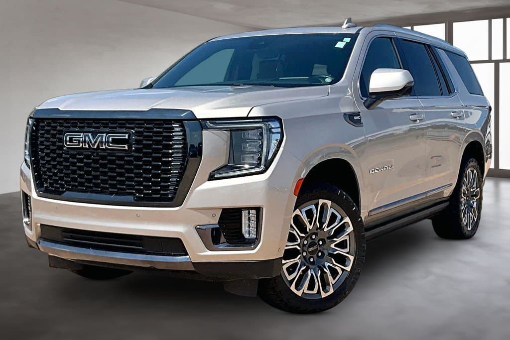 2024 GMC Yukon Denali Ultimate — photo 1 of 33