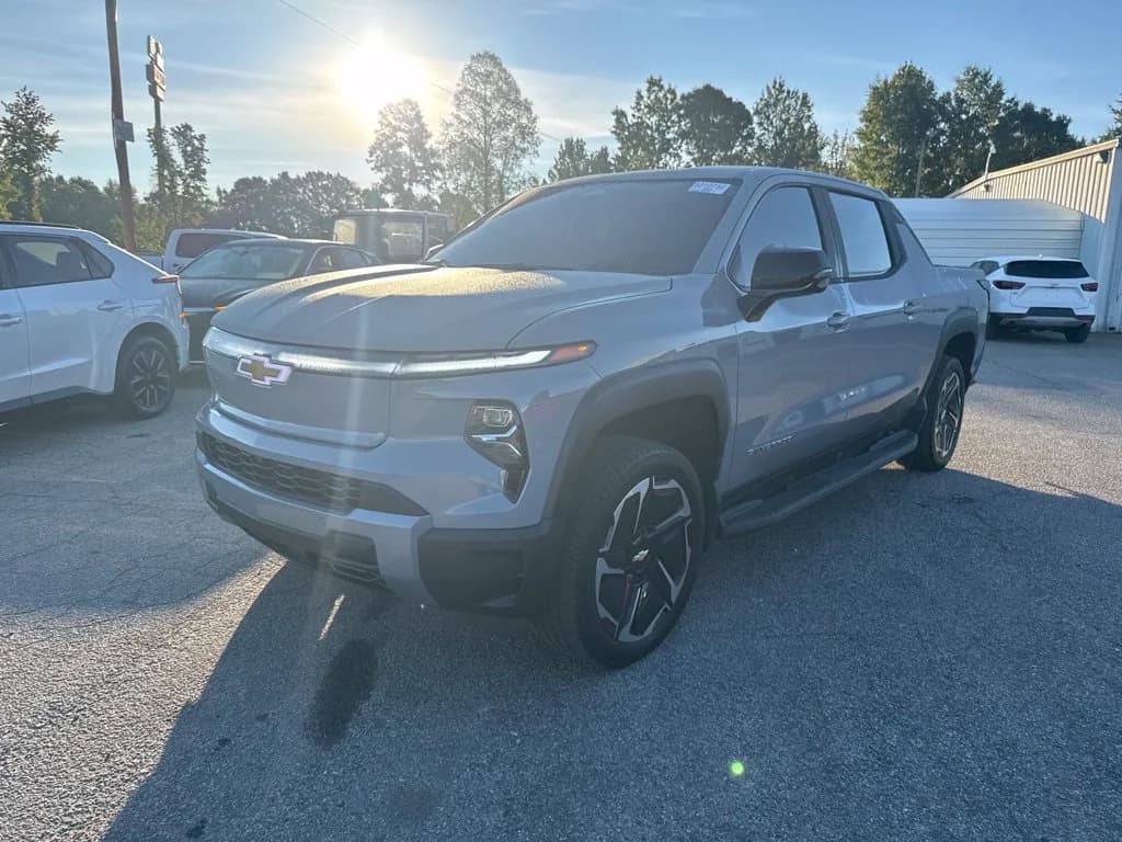 2025 Chevrolet Silverado EV Extended Range LT — photo 1 of 15