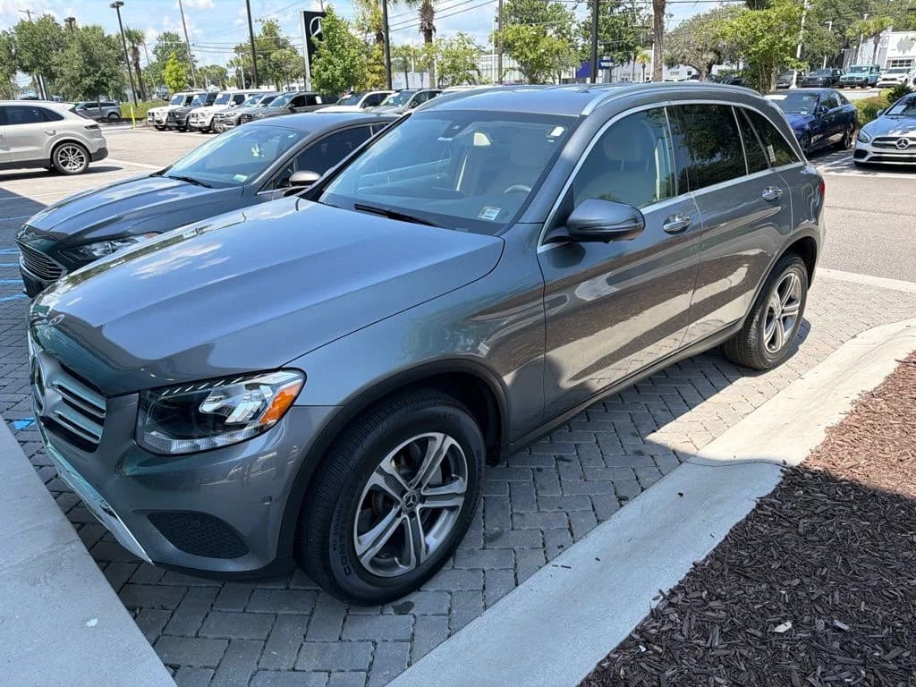 2019 Mercedes-Benz GLC GLC 300 — photo 1 of 4