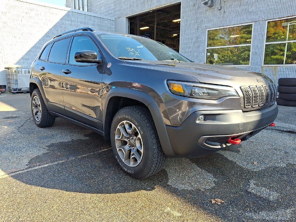 2022 Jeep Cherokee Trailhawk — photo 1 of 20
