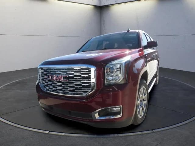 2018 GMC Yukon Denali — photo 1 of 7
