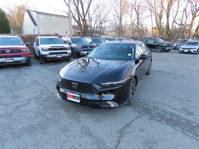 2026 Honda Accord Hybrid Touring — photo 1 of 34