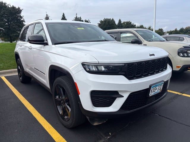2023 Jeep Grand Cherokee Altitude X — photo 1 of 9
