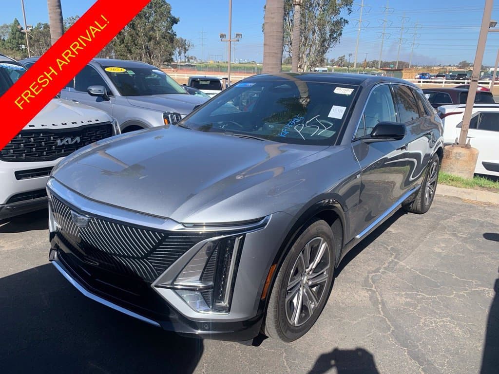 2024 Cadillac LYRIQ Luxury — photo 1 of 10