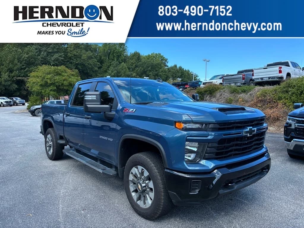 2025 Chevrolet Silverado 2500HD Custom — photo 1 of 6