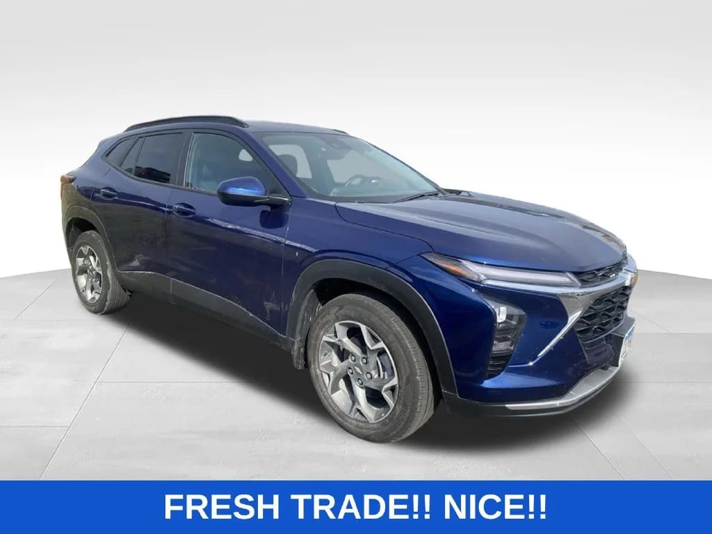 2024 Chevrolet Trax LT — photo 1 of 4