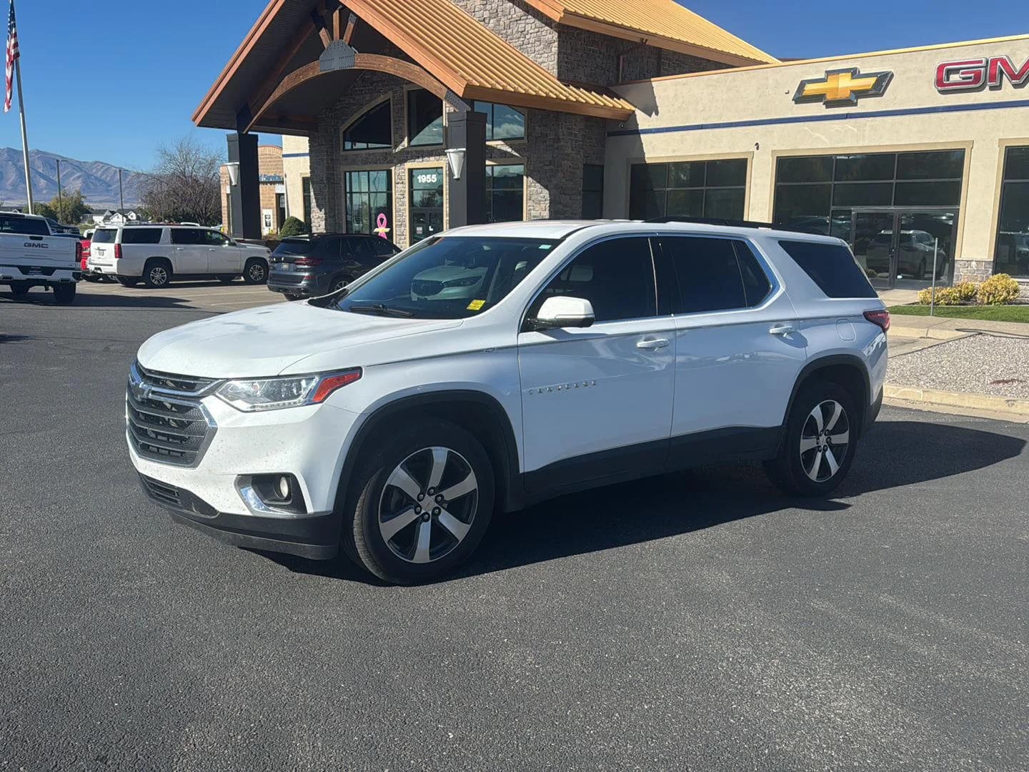 2020 Chevrolet Traverse LT Leather — photo 1 of 5