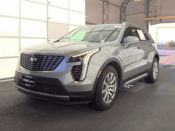 2023 Cadillac XT4 Base — photo 1 of 14