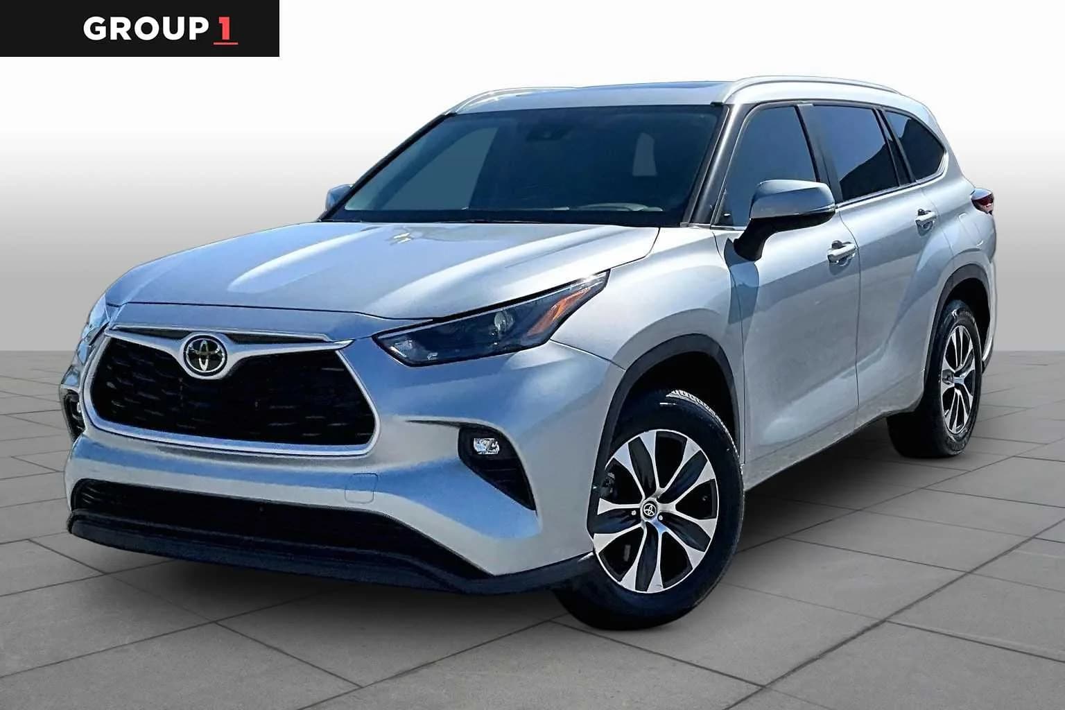 2023 Toyota Highlander XLE — photo 1 of 30