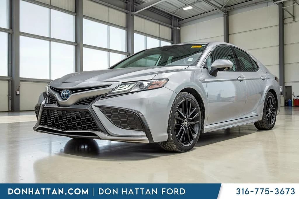 2021 Toyota Camry Hybrid XSE — photo 1 of 38