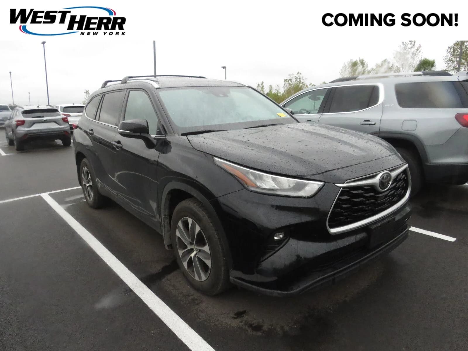 2020 Toyota Highlander XLE — photo 1 of 11
