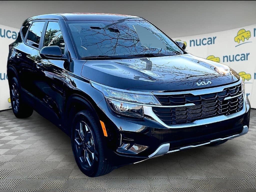 2025 Kia Seltos LX — photo 1 of 3