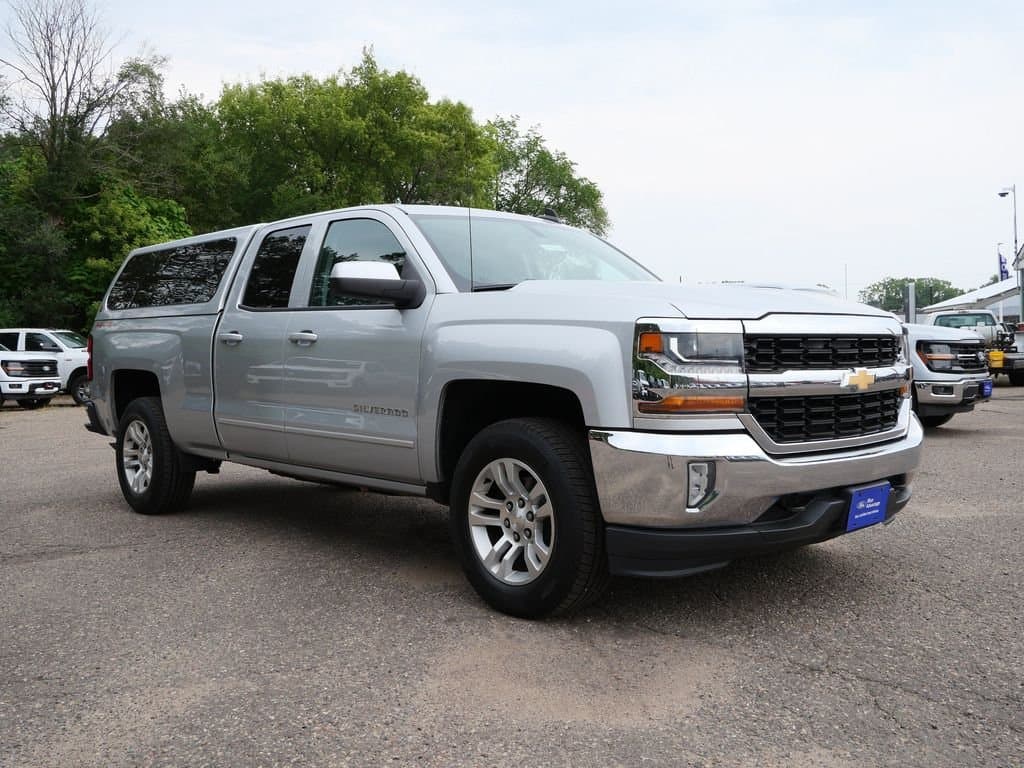 2017 Chevrolet Silverado 1500 LT — photo 1 of 27
