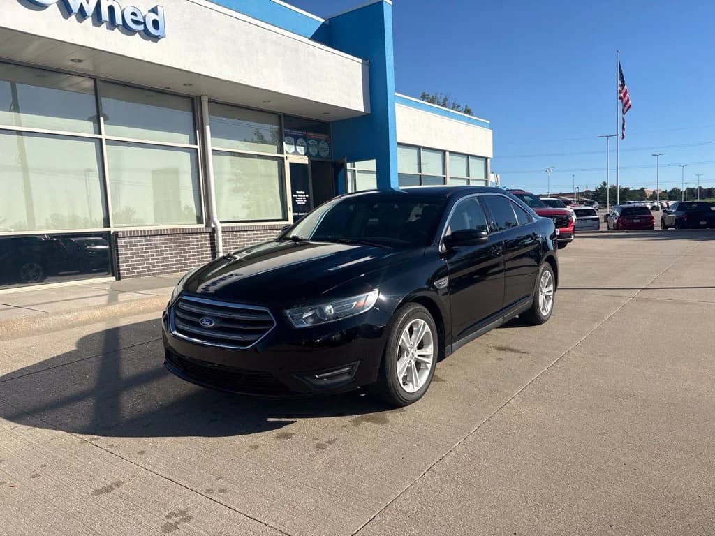 2016 Ford Taurus SEL — photo 1 of 37