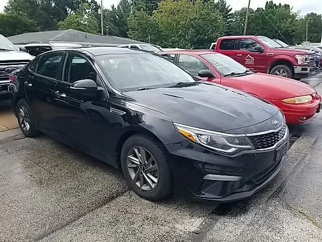 2019 Kia Optima LX — photo 1 of 31
