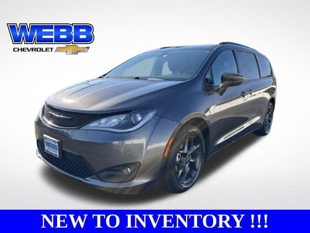 2019 Chrysler Pacifica Touring L Plus — photo 1 of 26