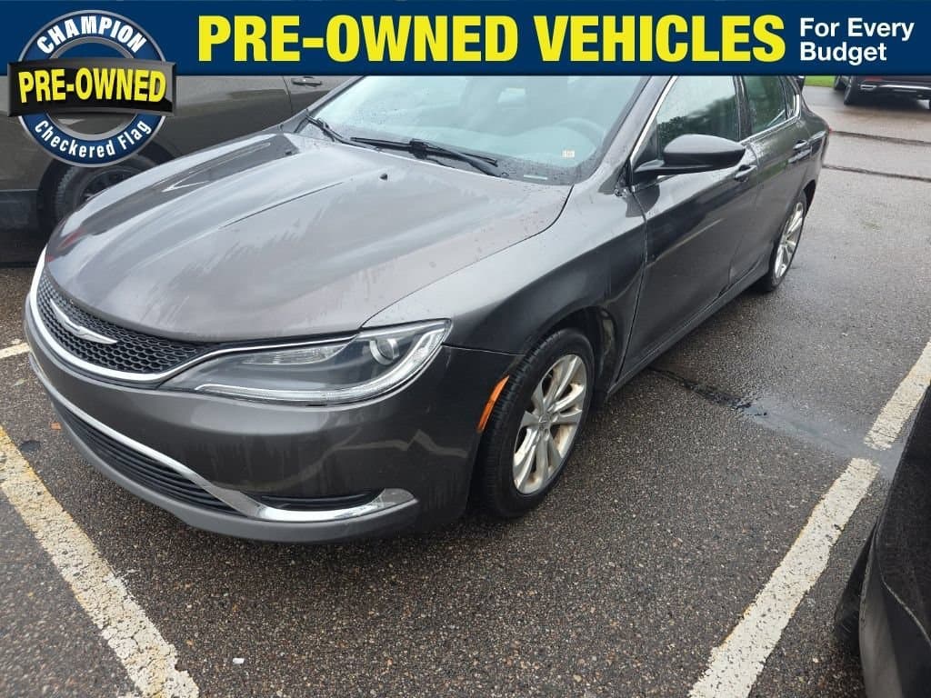 2015 Chrysler 200 Limited — photo 1 of 3
