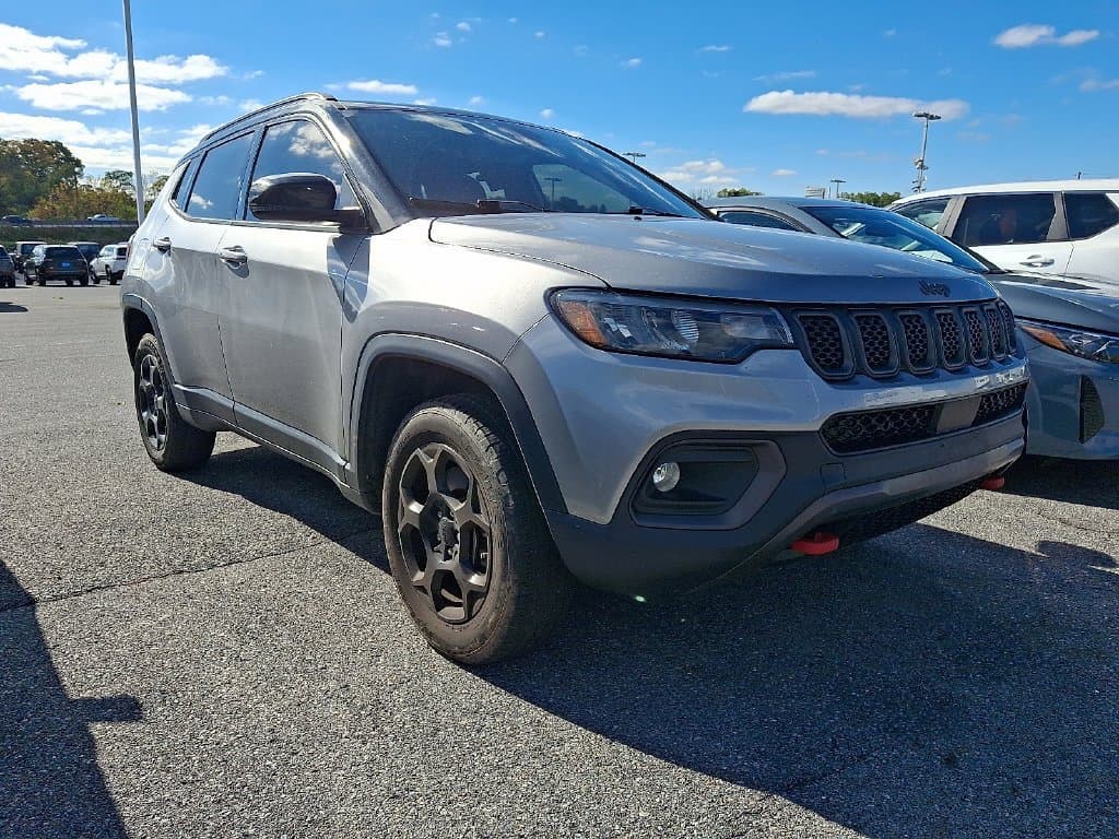 2023 Jeep Compass Trailhawk — photo 1 of 20