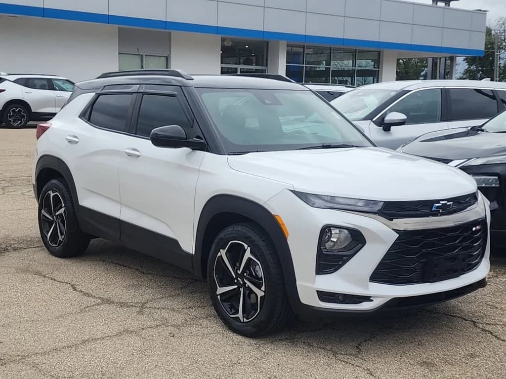 2022 Chevrolet Trailblazer RS — photo 1 of 4
