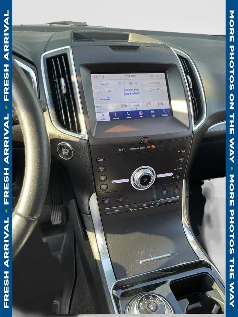 2020 Ford Edge Titanium — photo 1 of 9