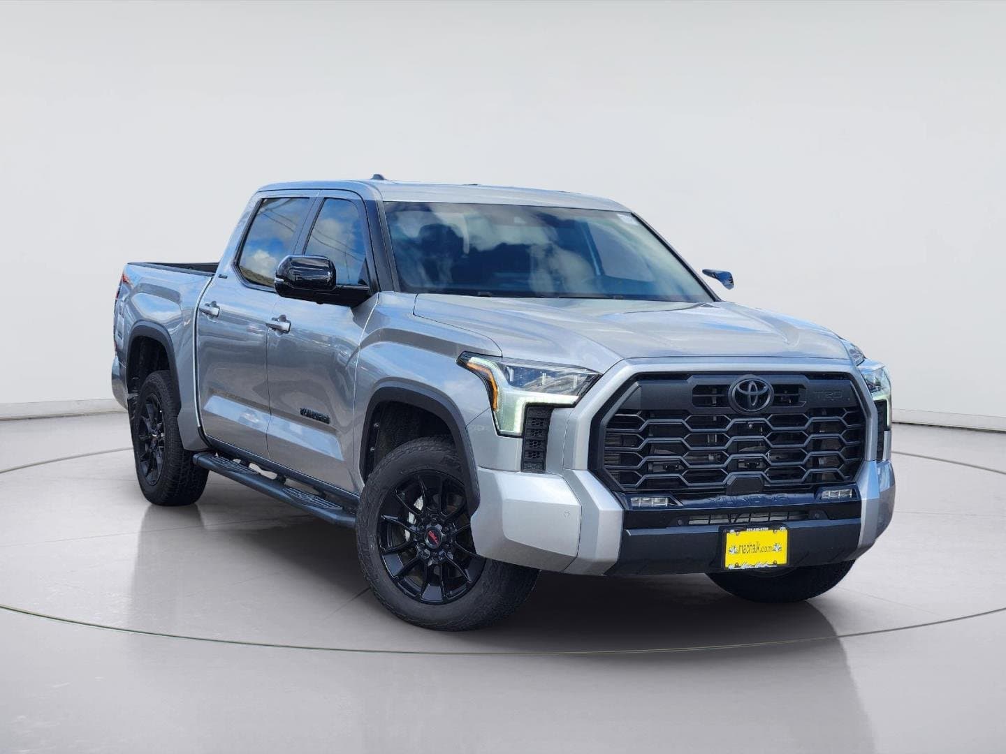 2025 Toyota Tundra 4WD Limited — photo 1 of 34