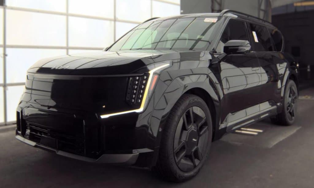 2024 Kia EV9 GT-Line — photo 1 of 8