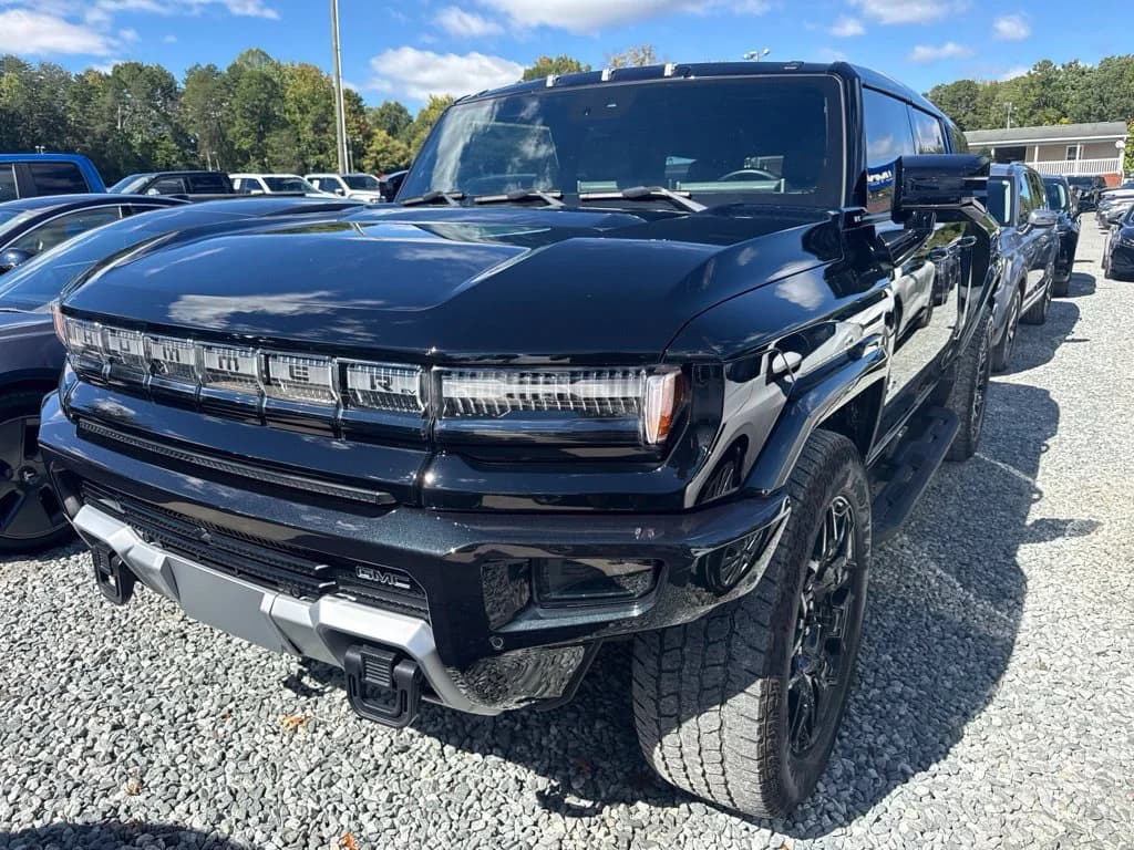 2024 GMC HUMMER EV SUV 2X — photo 1 of 5