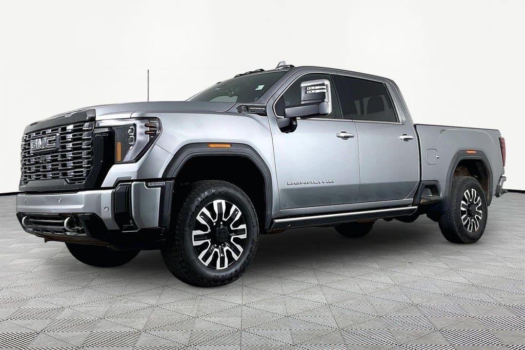 2025 GMC Sierra 2500HD Denali Ultimate — photo 1 of 4