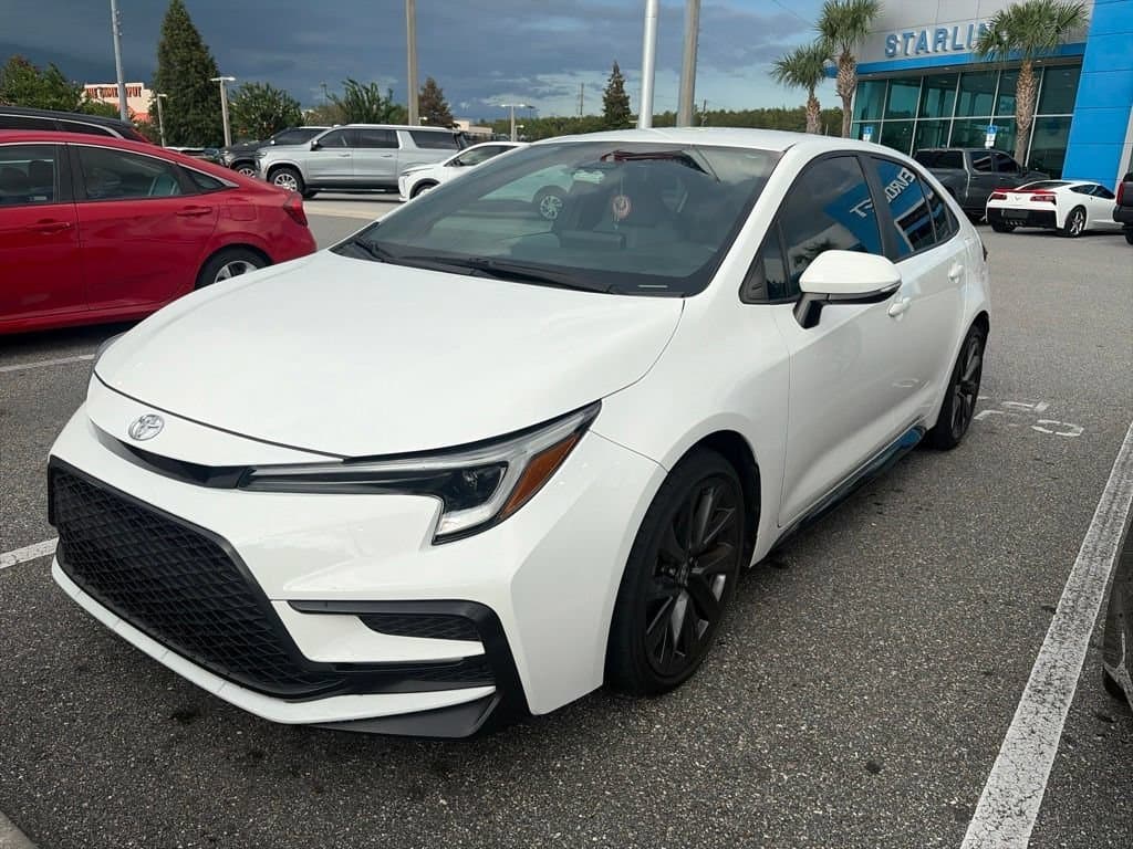 2023 Toyota Corolla SE — photo 1 of 13