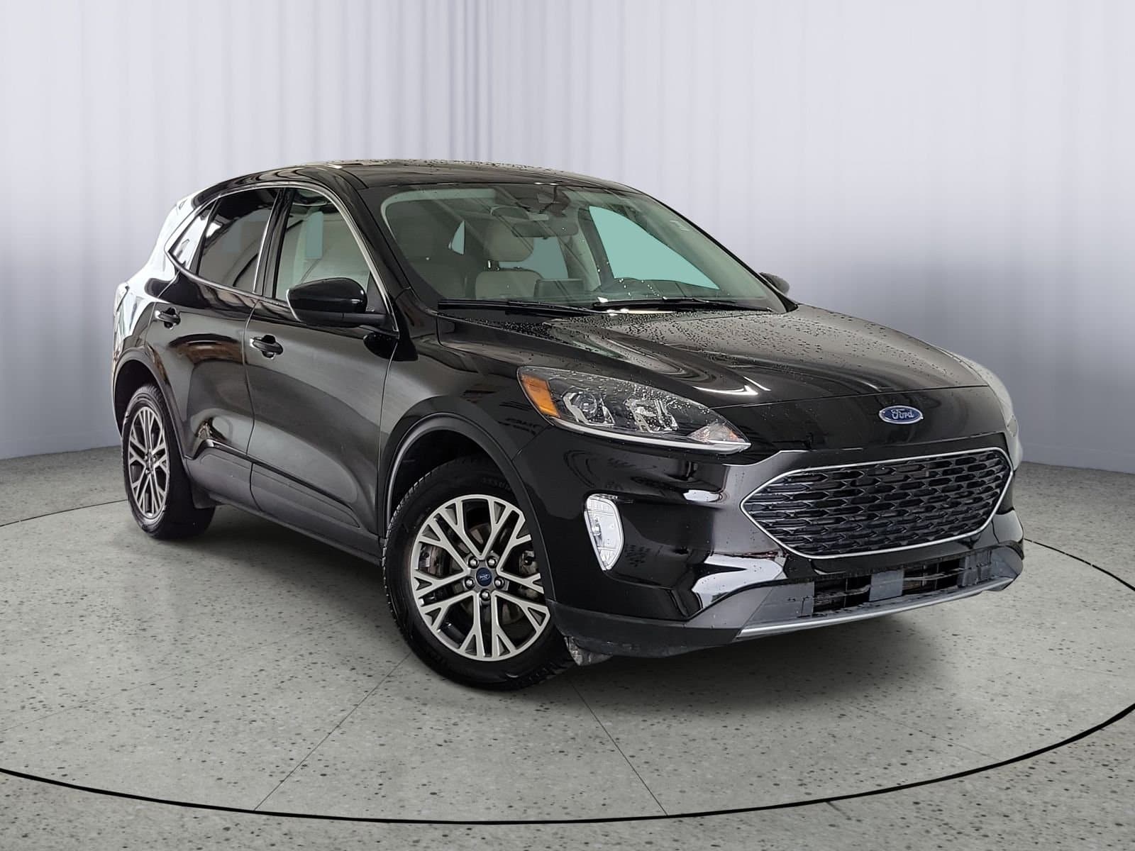 2022 Ford Escape Hybrid SEL — photo 1 of 34